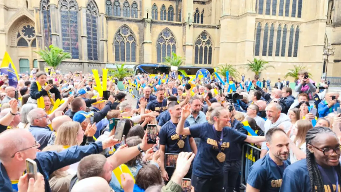 (Photos) : les championnes d'Europe sont de retour à Metz