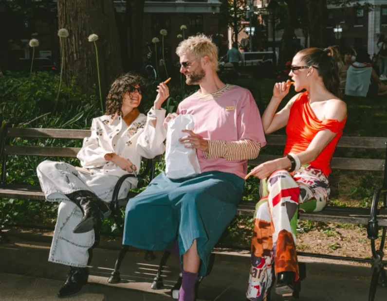 Manhattan, cet excellent track de Sofi Tukker et Cartlita en...