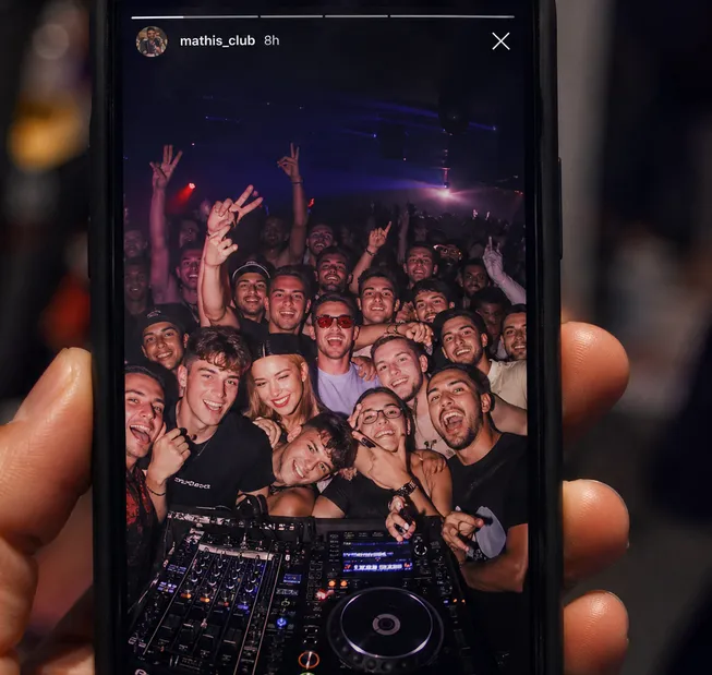 « P*tain du soirée », la fête à la verticale