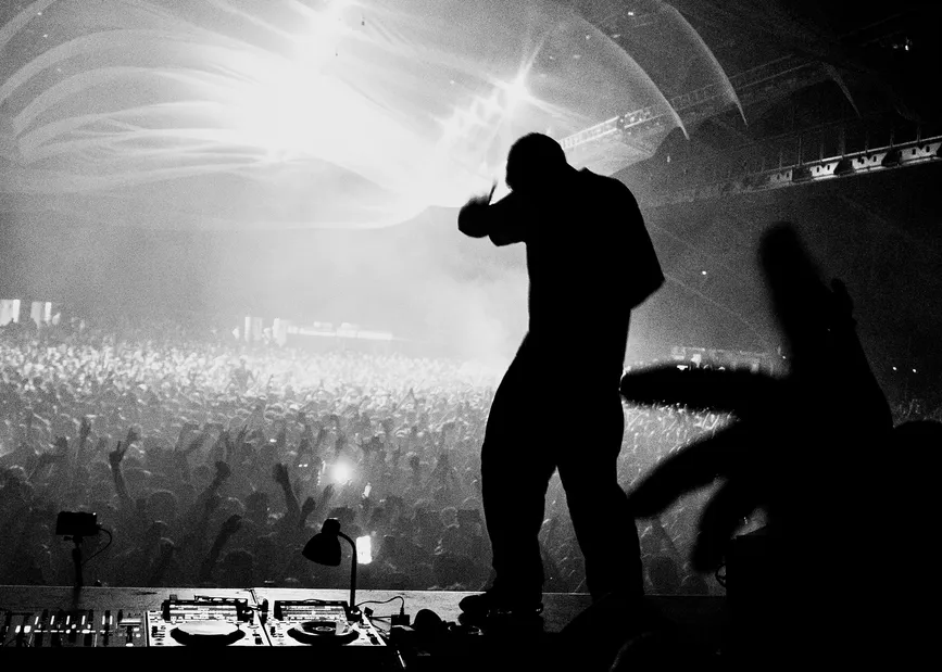 Fred Again : l’architecte de l’instant présent