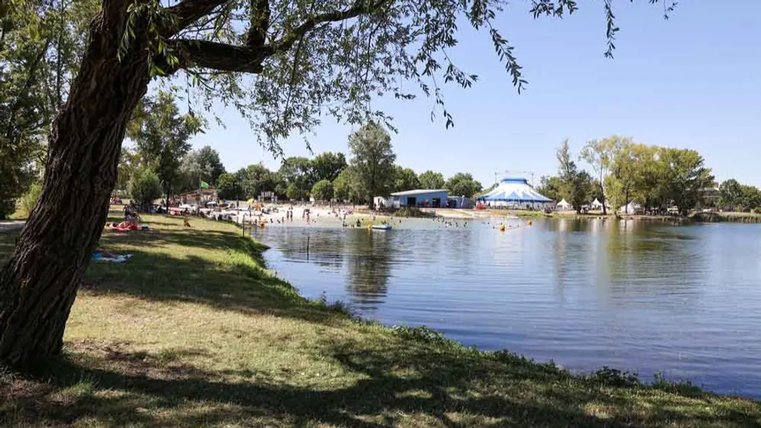 Bègles Plage : la surveillance quotidienne de la baignade avancée à...