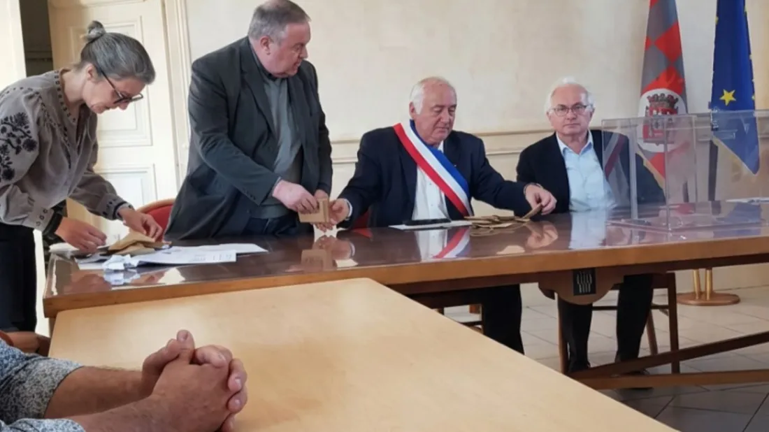 Watten : pourquoi le maire Éric Blin a démissionné ?