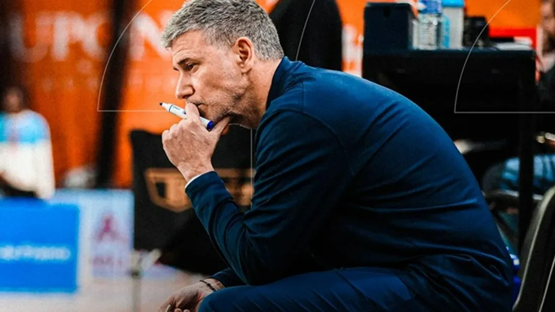 Basket : Jean-Christophe Prat qui reste, Sébastien Devos qui s'en...
