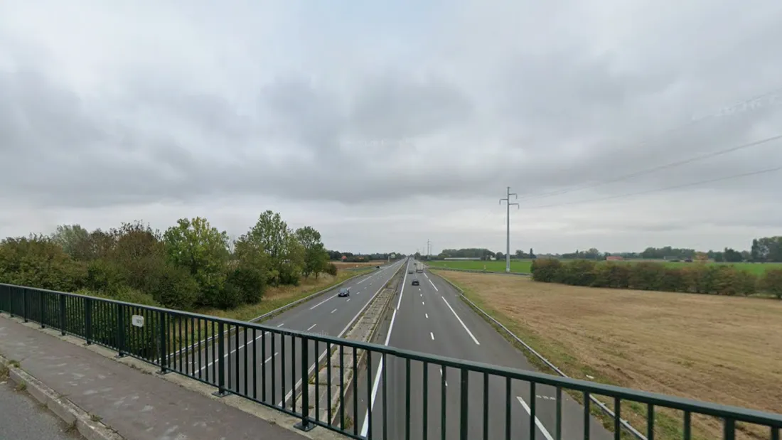 Herzeele : le pont de l'autoroute restera fermé plus longtemps que...