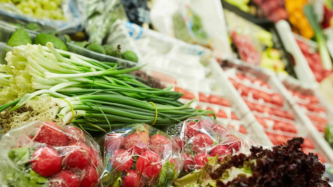Pesticides, additifs, microplastiques : faut-il vraiment avoir peur...