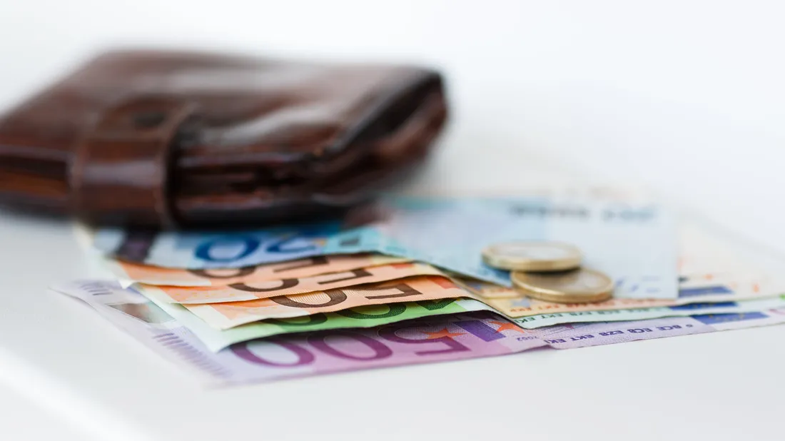 Coup de pouce pour le Smic, bonus carburant, hausse du tabac... Ce...