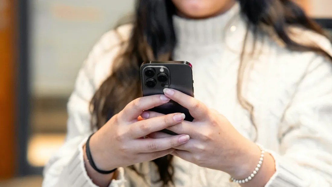 Interdiction du portable au lycée : l'inquiétude et le scepticisme...