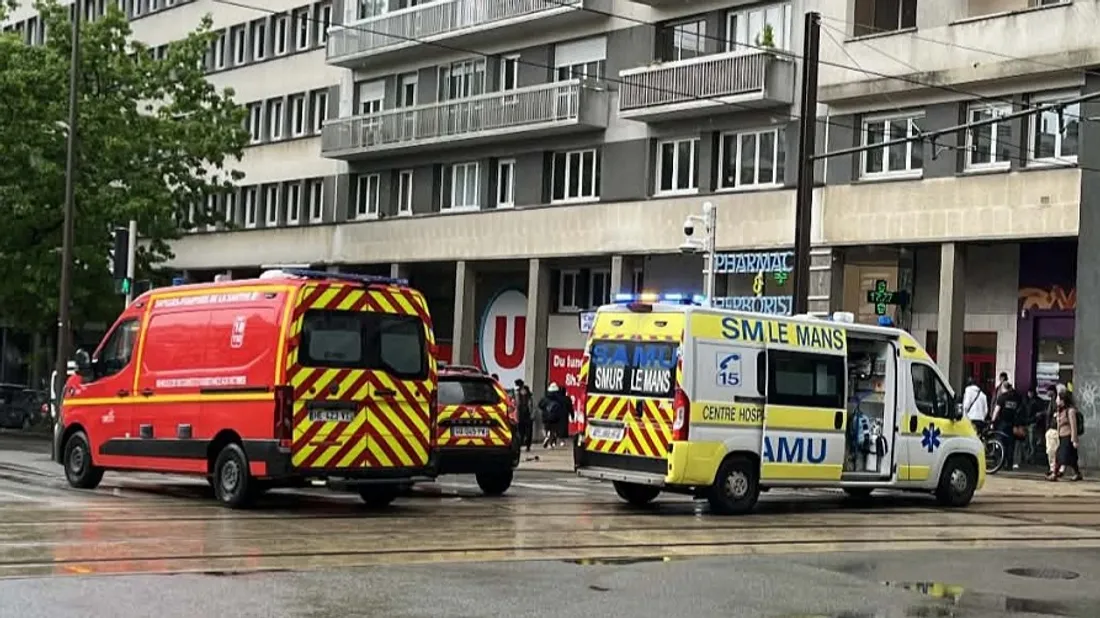 En centre-ville du Mans, il poignarde deux sans-domicile et se...