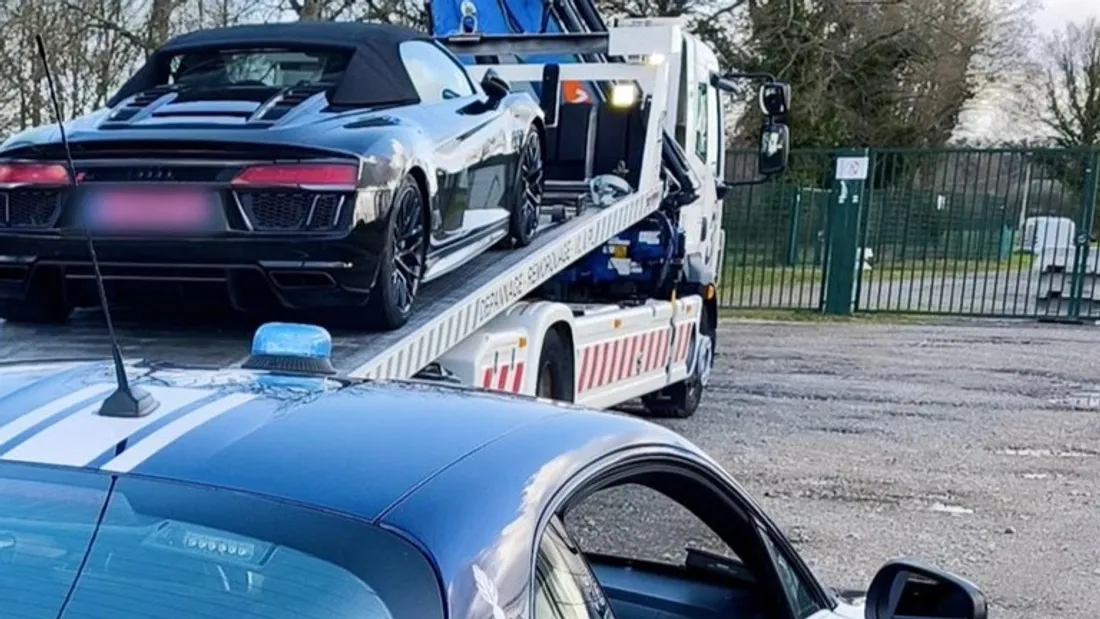 A plus de 140 km/h, le jeune conducteur se fait flasher aux portes...