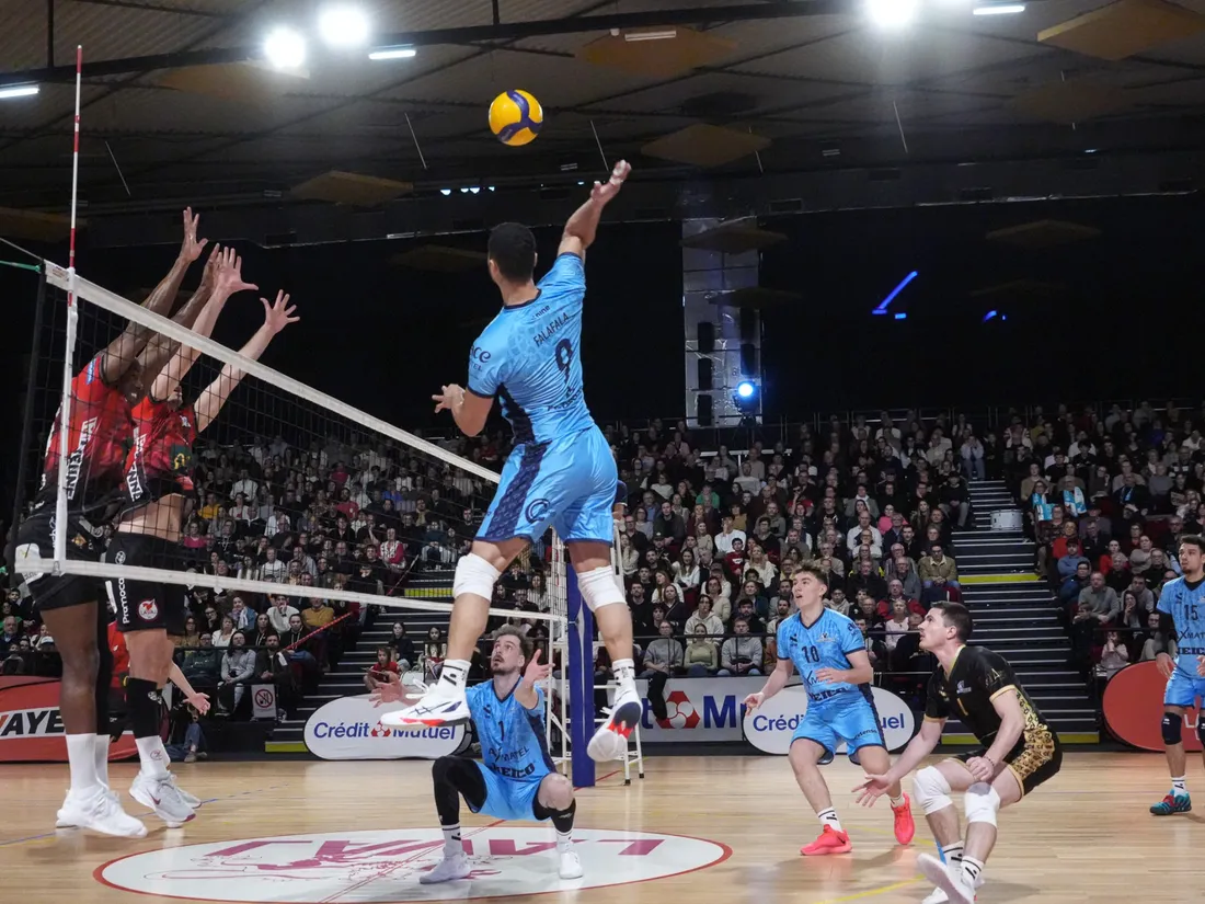 Le C'Chartres Volley solide leader en N2M