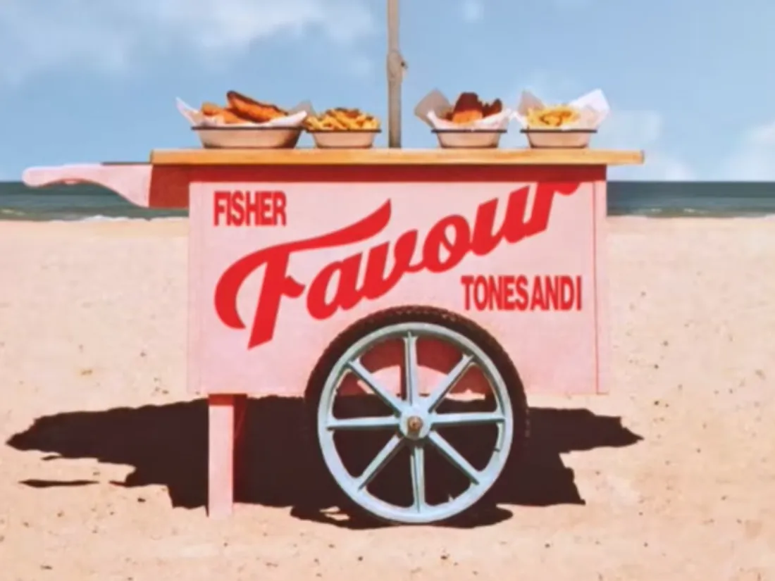 Après David Guetta, Fisher s'associe à Tones and I pour le track...