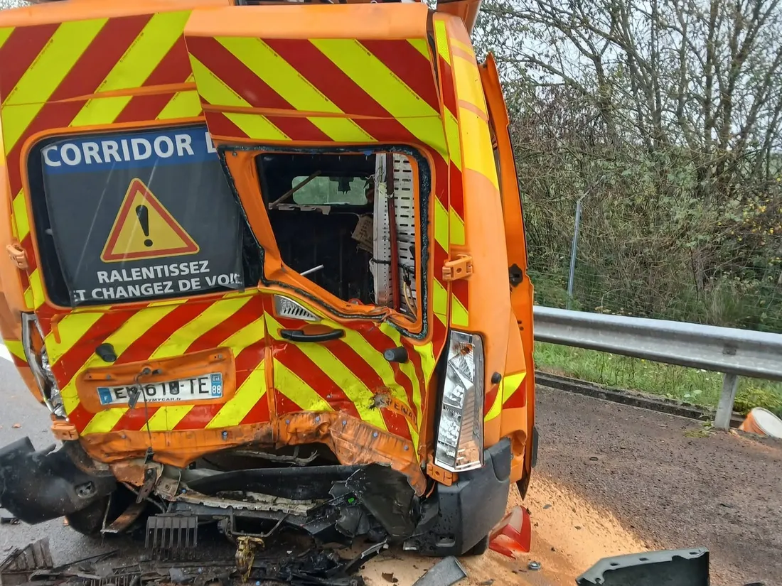 Accident sur la RN57 : un véhicule percute la flèche lumineuse des...
