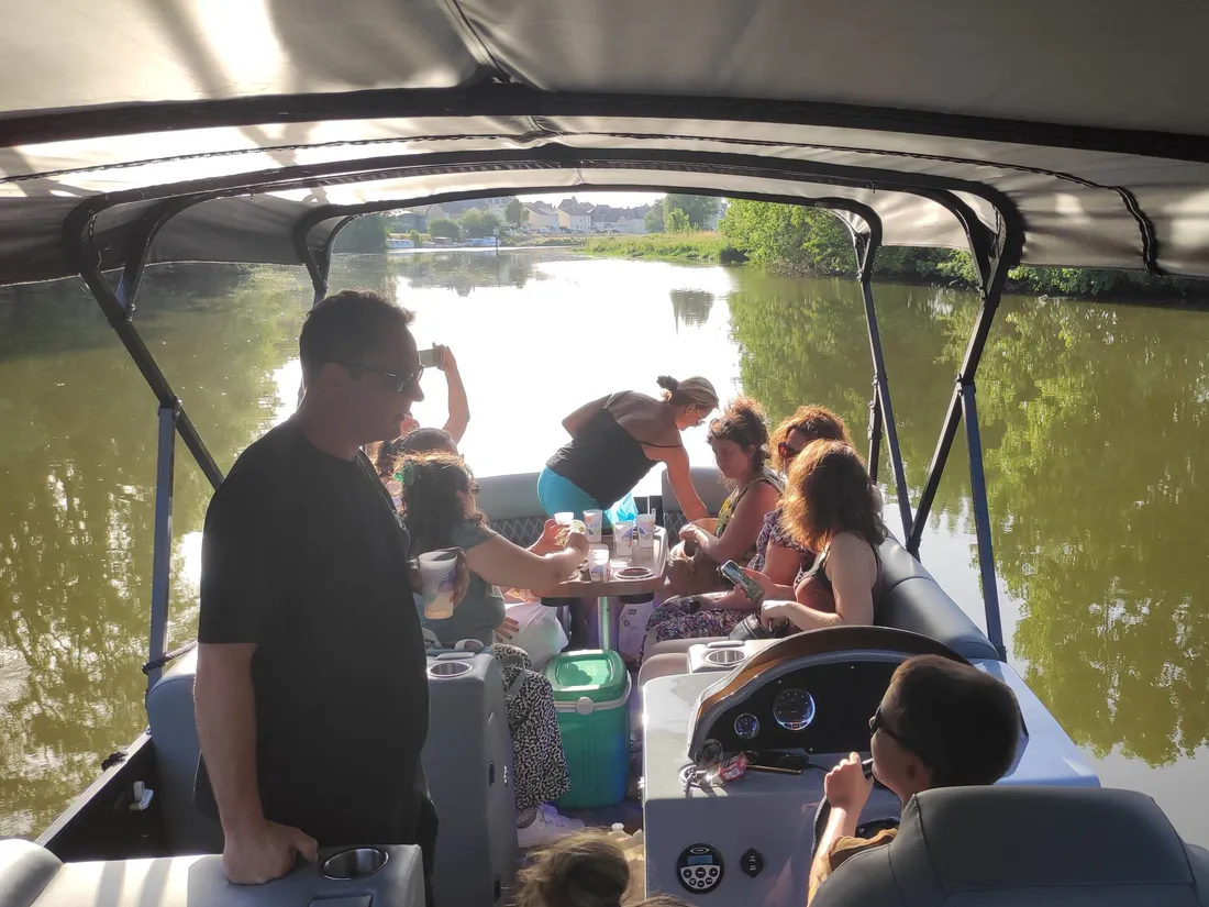 Lion d'Angers. Le Black Boat, une croisière fluviale en adéquation...