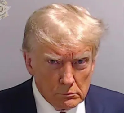 25/08/23 : Donald Trump : une photo d'identité judiciaire historique