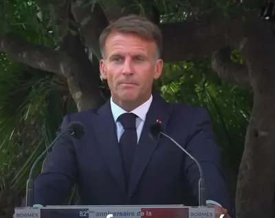 Incendies dans le Var : Emmanuel Macron promet des aides importantes aux communes sinistrées