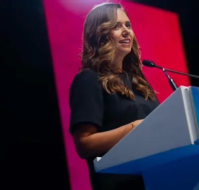Sarah Knafo en déplacement à Cannes