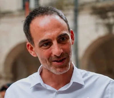 Présidentielle 2027 : Raphaël Glucksmann pourrait officialiser sa candidature dimanche