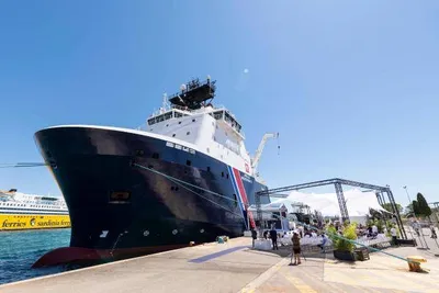 L'Abeille Méditerranée acoste à Nice