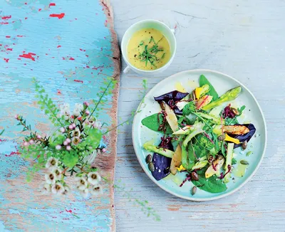 Salade composée aux asperges blanches et vertes