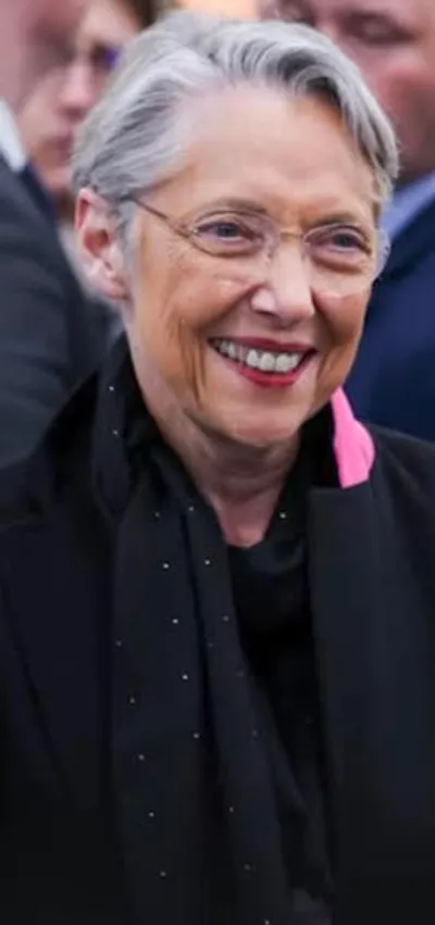 18/07/23 : Elisabeth Borne reste à Matignon