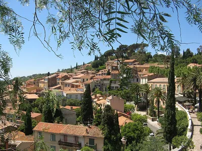 Bormes-les-Mimosas sacré « Village préféré des Français » 2026