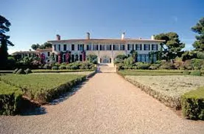 22/11/23 : Le Château de la Garoupe  sur le point d’être vendu à un milliardaire ukrainien