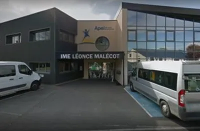 Un jeune trisomique oublié dans un minibus