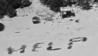 Des marins sauvés par leur message sur la plage