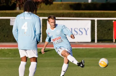 Match de gala avec le Variétés Club de France au profit des pièces jaunes