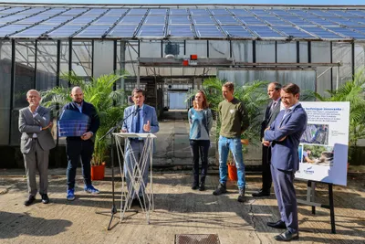 Cannes : pose de panneaux photovoltaïques souples et légers