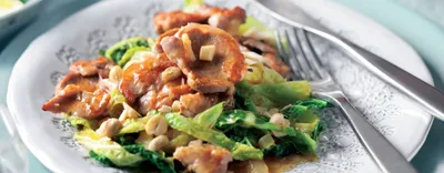 Escalope de porc, chou et cacahuète