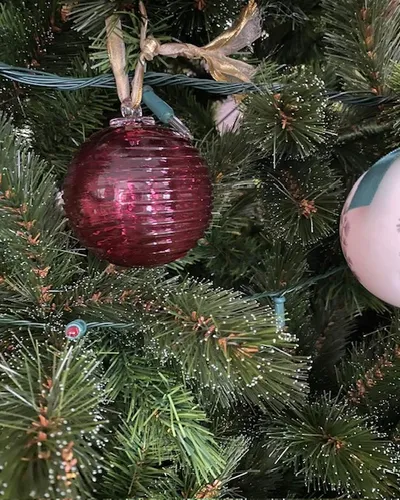 La boule de Meisenthal s’arrache sur le marché de Noël de Strasbourg