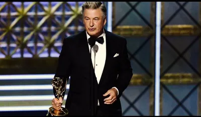 21/04/23 : Abandon des poursuites contre l'acteur américain Alec Baldwin