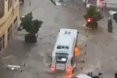 Cannes : Un déluge et une polémique