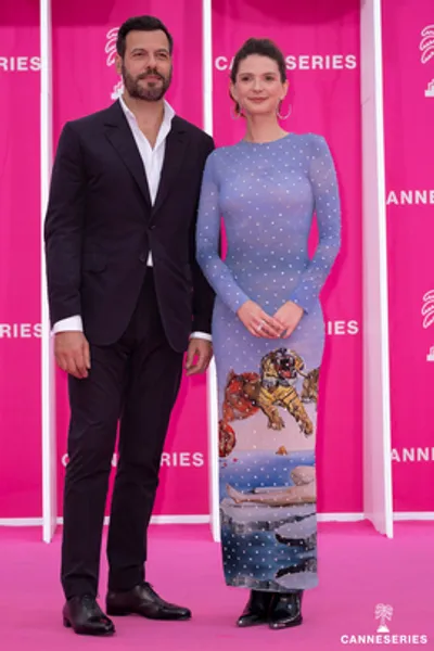 17/04/23 : CANNESERIES : Nouvelle série de Netflix sur Bernard Tapie avec Laurent Laffitte