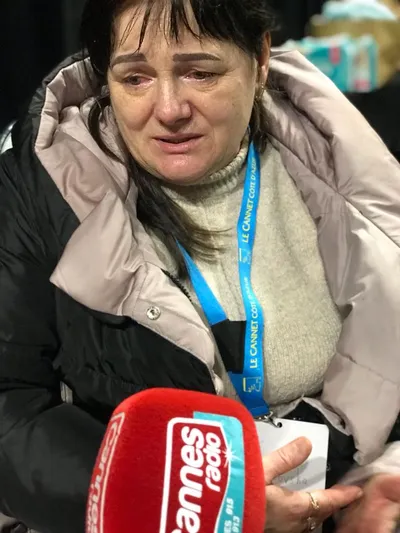 15/03/22 :   Dans les Alpes Maritimes 500 personnes ont fait la queue hier devant la Préfecture