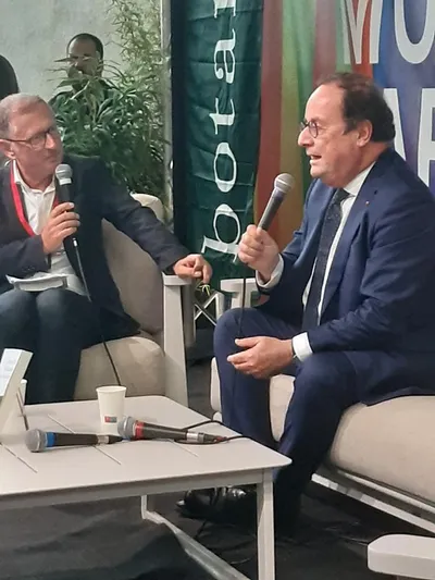 10/10/22 : François Hollande a présenté son nouveau livre « Bouleversements »