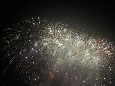 Les célébrations du 14 juillet marquées hier soir par un feu d’artifice dans la baie de Cannes