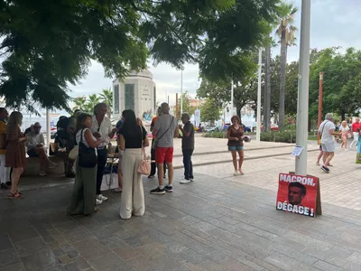 Nice, Antibes, Cannes : des casseroles pour saluer la chute du gouvernement Bayrou