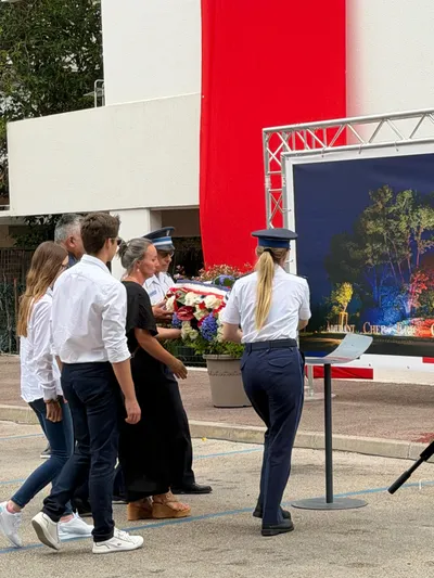 Mandelieu rend hommage au gendarme Éric Comyn, tué lors d’un refus d’obtempérer