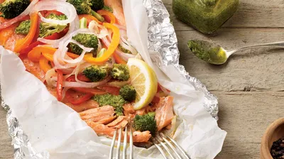Papillote de truite saumonée au pesto vert