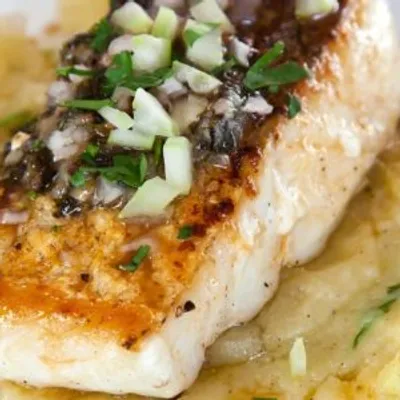 Dos de cabillaud à l'aneth sur lit d'écrasé de pommes de terre