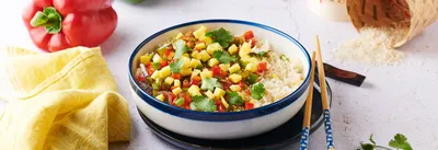 Wok aux légumes sautés et mangue fraîche