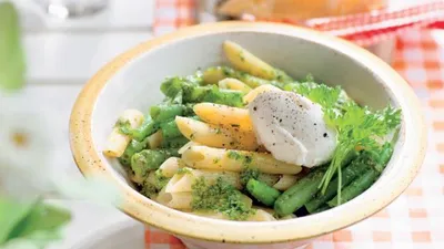 Salade de pâtes, haricots verts et chèvre frais