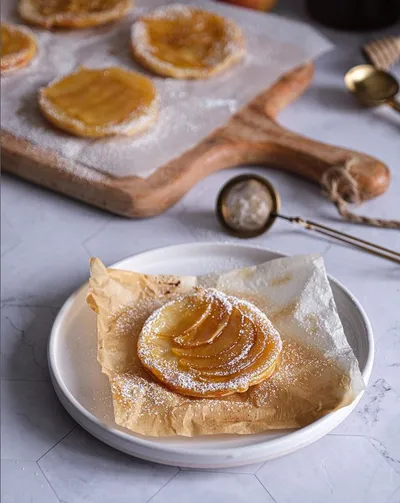 Tarte tatin aux pommes et à la confiture d’asperges