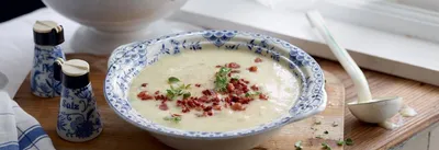 Potage poireaux, pomme de terre et lardons