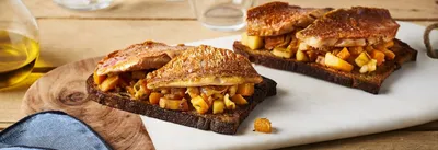 Tartines de poêlée de courges et filets de rouget
