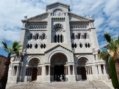 Monaco : le curé de la cathédrale condamné pour harcèlement moral