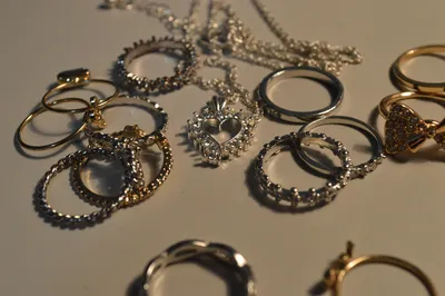 Monaco : un faux policier dérobe un million d'euros de bijoux