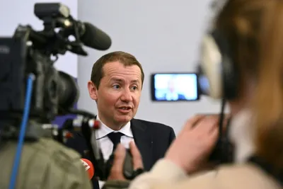 Le procureur de Mulhouse, Nicolas Heitz, s’adresse à la presse après la découverte du garçon 